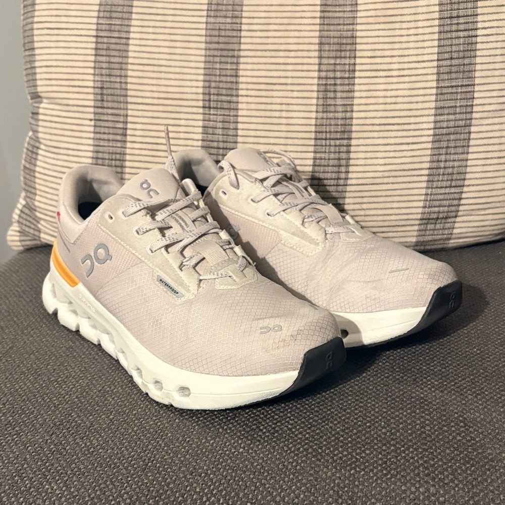On Running Women's Cloudrunner 2 Sneakers - Wolf and Tangerine - Picture 2 of 6